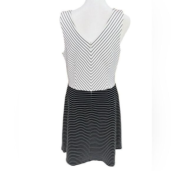 LOFT | Black & Off-White Mixed Stripe Sleeveless Fit &  Flare Dress * size 10 - Picture 2 of 7